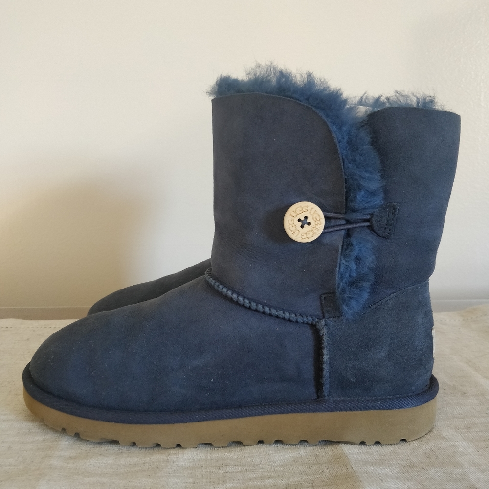 Ugg Bailey Button - image 4